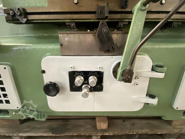 OMA \ 60 \ A Automatische Holzdrehmaschine mit Lademagazin, maximale Werkstücklänge 600 mm. OMA OMA \ 60 \ A