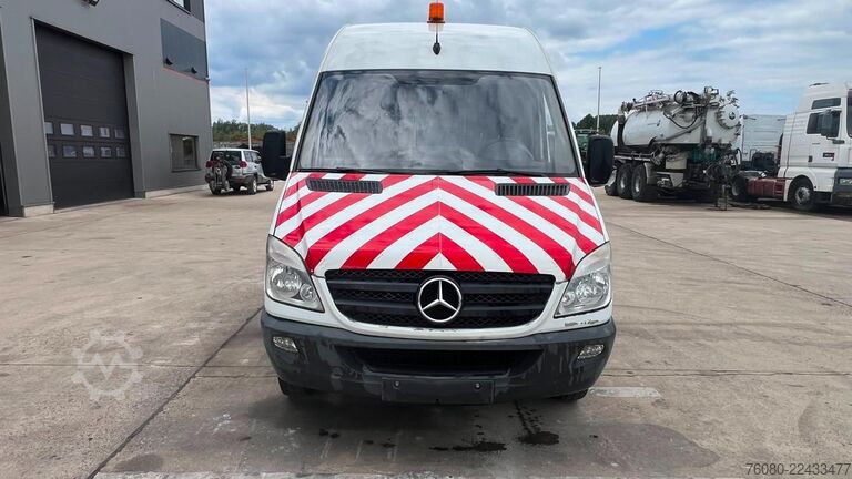 Delivery van Mercedes-Benz Sprinter 519 (3.0 V6 / BELGIAN VAN / EURO 5 / M...