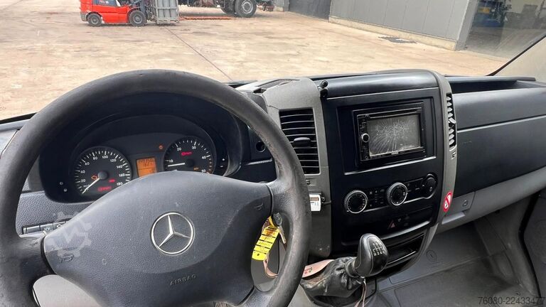 Delivery van Mercedes-Benz Sprinter 519 (3.0 V6 / BELGIAN VAN / EURO 5 / M...