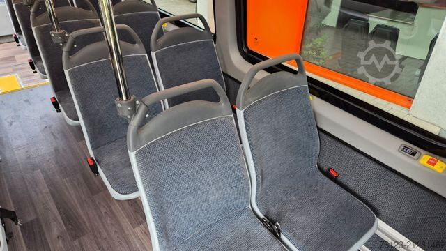 Minibus MERCEDES-BENZ Sprinter 517 Heckniederflur Vorlauffahrzeug