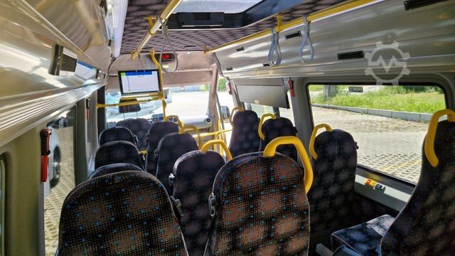 Minibus MERCEDES-BENZ Sprinter 517 Heckniederflur Vorlauffahrzeug