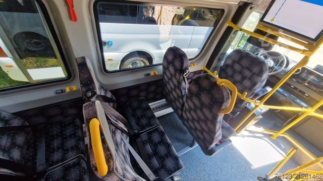 Minibus MERCEDES-BENZ Sprinter 517 Heckniederflur Vorlauffahrzeug