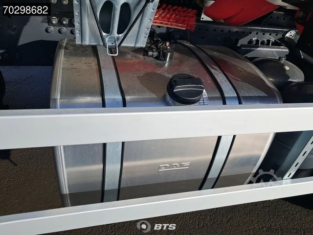 Garbage truck DAF XD 340 6X2 FAN Day Cab - Olympus Hecklader 21W -