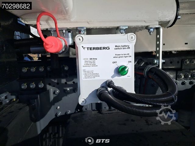 Garbage truck DAF XD 340 6X2 FAN Day Cab - Olympus Hecklader 21W -