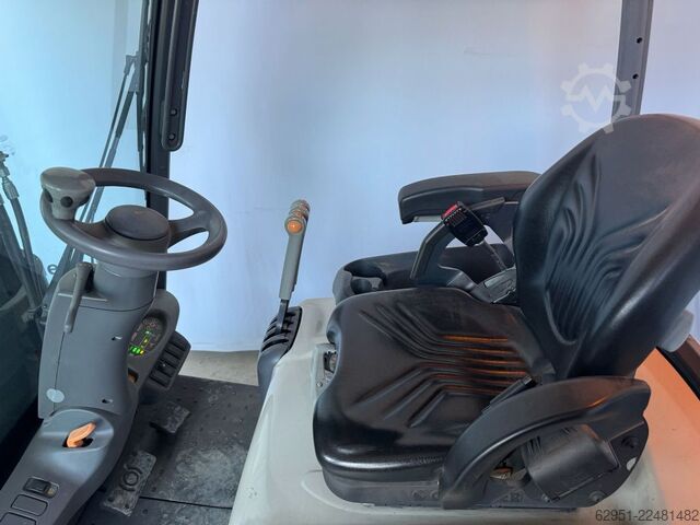 Electric 3-wheel forklift Crown SCT6020-1.3