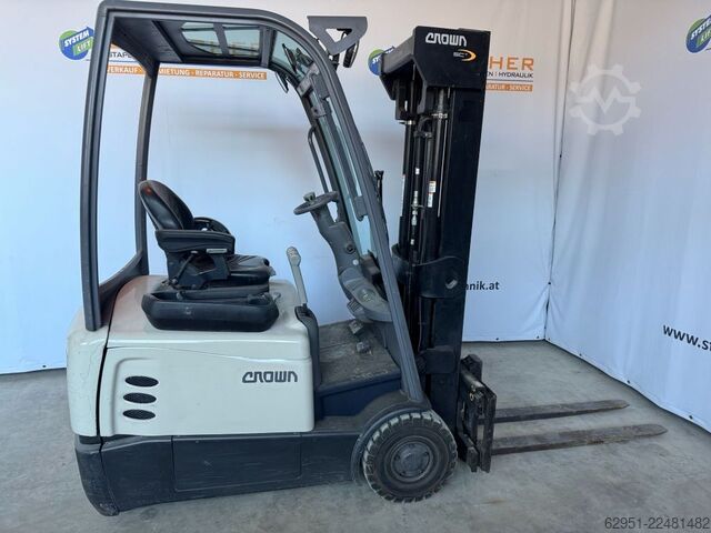 Electric 3-wheel forklift Crown SCT6020-1.3