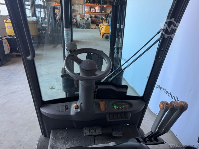 Electric 3-wheel forklift Crown SCT6020-1.3
