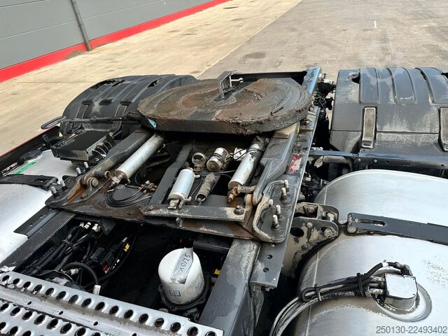 Volumen SZM VOLVO FH 500 4x2 LL Hubsattel