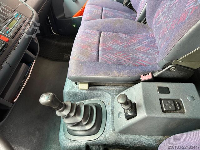 Transporter mit Koffer MERCEDES-BENZ Atego 818 4x2 BB Spier Koffer & Palfinger LBW