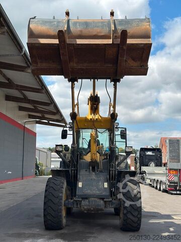Radlader KOMATSU WA 320-7 inkl. Schaufel & Gabel
