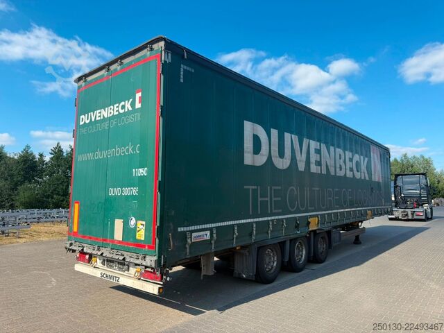 Auflieger mit Pritsche & Plane SCHMITZ CARGOBULL SCB*S3T MegaTrailer Curtainsider Edscha