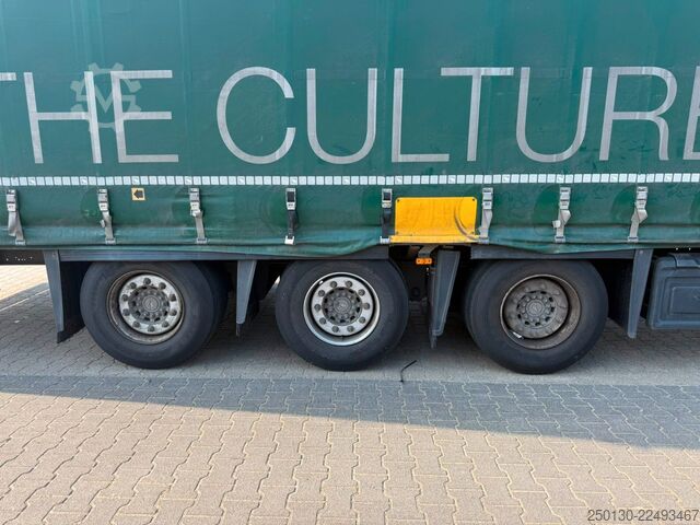 Auflieger mit Pritsche & Plane SCHMITZ CARGOBULL SCB*S3T MegaTrailer Curtainsider Edscha