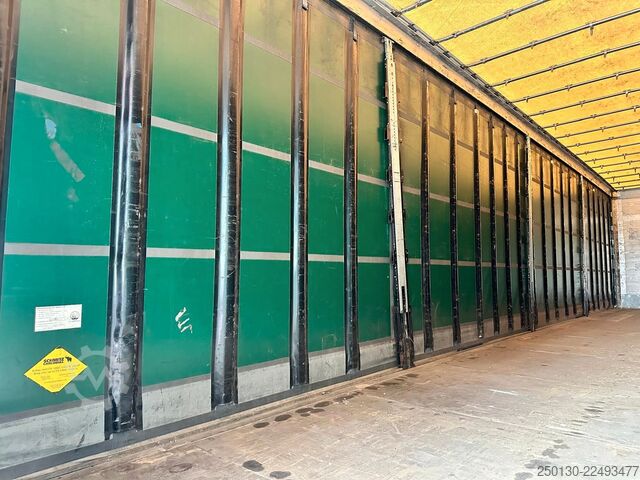 Auflieger mit Pritsche & Plane SCHMITZ CARGOBULL SCB*S3T MegaTrailer Curtainsider Edscha