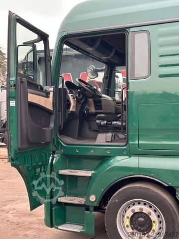 Volume tractor unit MAN TG3 18.460 4x2 LLS-U Retarder / ACC / 2 Tanks