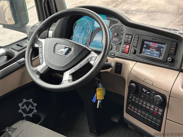 Volume tractor unit MAN TG3 18.460 4x2 LLS-U Retarder / ACC / 2 Tanks