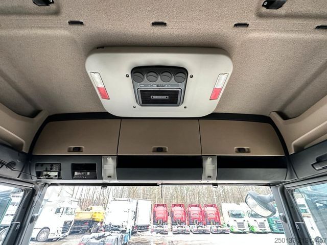 Volume tractor unit MAN TG3 18.460 4x2 LLS-U Retarder / ACC / 2 Tanks