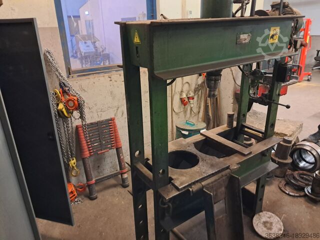 Hydraulic press OKS ташор 1671M