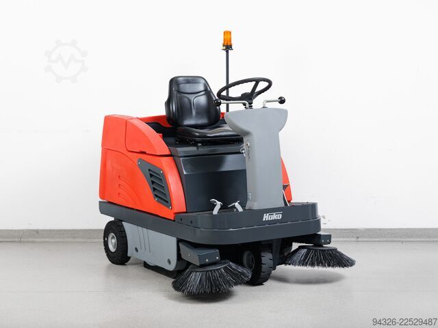 Hako Jonas 980 V Sweeper Benzin Hako Jonas 980 V Benzin - 425h - 7200m²/h