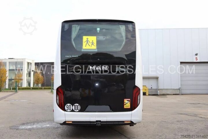 Motor coach MAN Lion's Coach L R10 / 13.1m / USB / Full option
