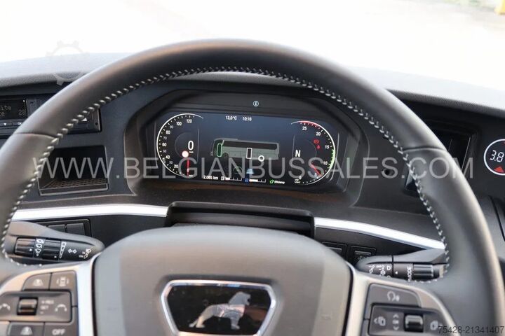 Motor coach MAN Lion's Coach L R10 / 13.1m / USB / Full option