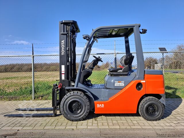 Diesel-Gabelstapler Toyota Tonero 52-8 FDF 25 | 2023