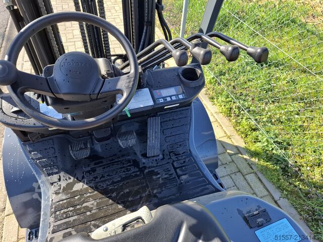 Diesel-Gabelstapler Toyota Tonero 52-8 FDF 25 | 2023