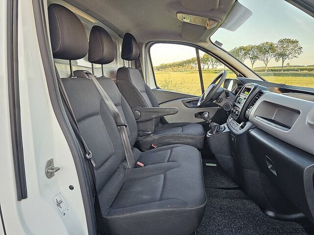 High-roof van RENAULT TRAFIC 1.6 DCI