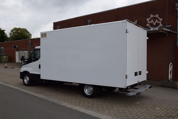 Transporter mit Koffer Iveco Daily  35 S18 Koffer Automatik ACC Luftfederung