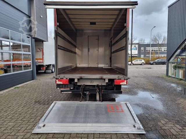 Closed box Mercedes-Benz Sprinter 516 CDI Koffer LBW Dhollandia 750KG Eu...