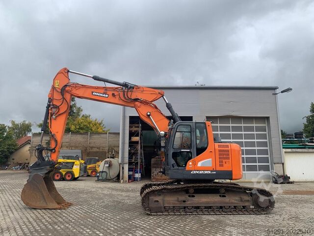 EXCAVATOR DOOSAN DX235LCR-5