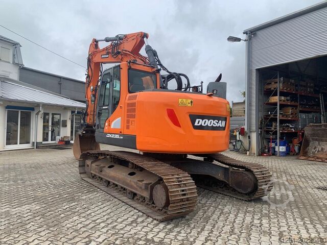 EXCAVATOR DOOSAN DX235LCR-5