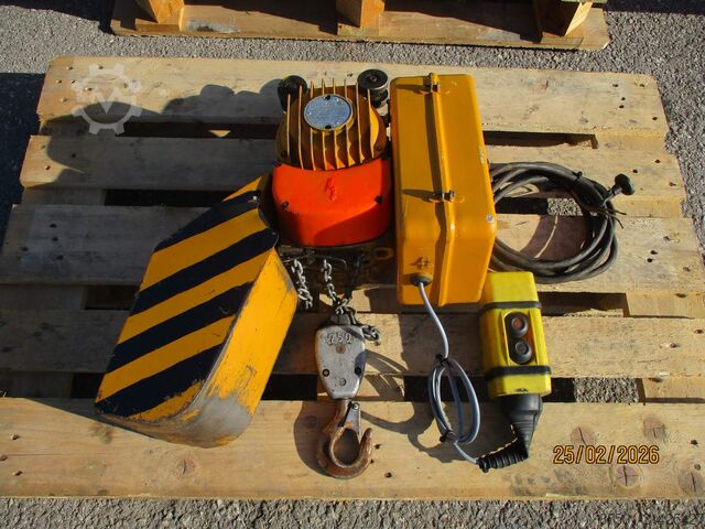 Pillar jib crane, slewing crane, rotary crane BALCANCAR Hallenkran 250 kg  (3438)