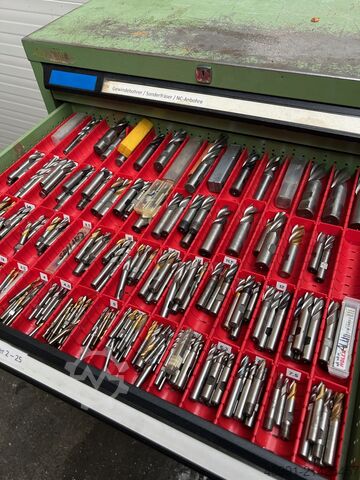 Vertical machining center HAAS VCE 1250