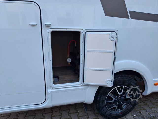 Semi-integrated camper CARADO T 338s Markise / Radträger / Alufelgen