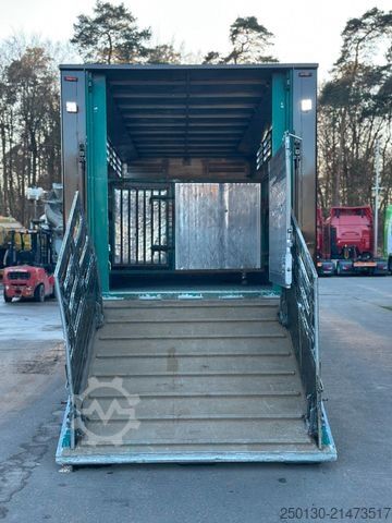 Viehtransporter LKW MERCEDES-BENZ Antos 1833L 1.Stock Finkl Viehwagen Klima 34m³