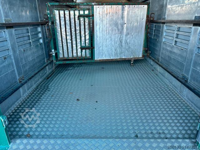 Viehtransporter LKW MERCEDES-BENZ Antos 1833L 1.Stock Finkl Viehwagen Klima 34m³