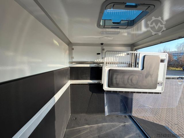 Viehtransporter MERCEDES-BENZ STX Sprinter  3.500KG  Haras Hengste