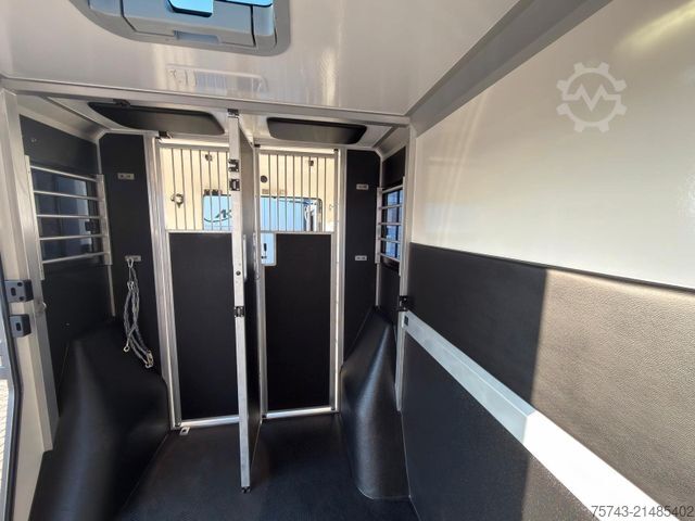 Viehtransporter MERCEDES-BENZ STX Sprinter  3.500KG  Haras Hengste