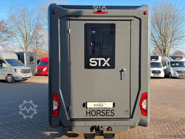 Livestock transporter RENAULT Master STX 5 Sitzer Haras ex. Lang Automatik