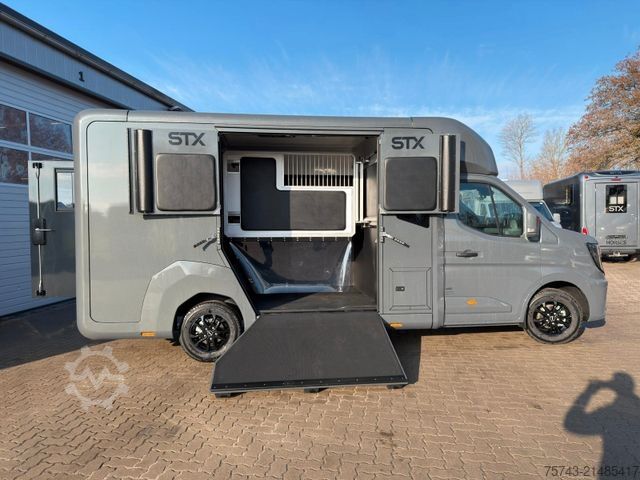 Livestock transporter RENAULT Master STX 5 Sitzer Haras ex. Lang Automatik
