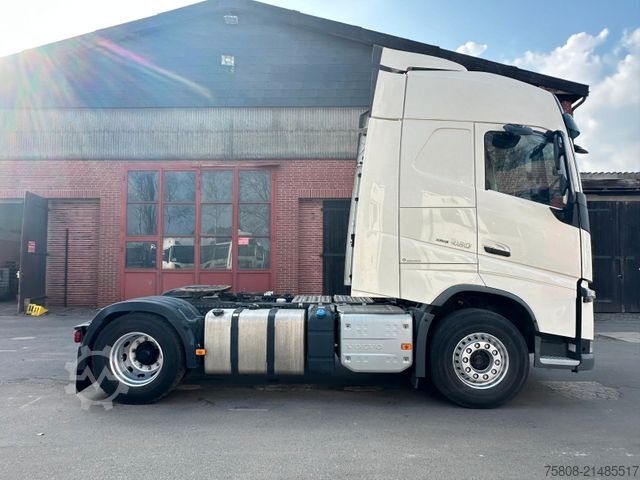 Standard tractor unit VOLVO FH460 2- Hydraulik PTO Globetrotter I-Park ACC