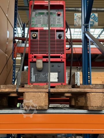 Schweißroboterzelle Reis Robotics SRV6-C