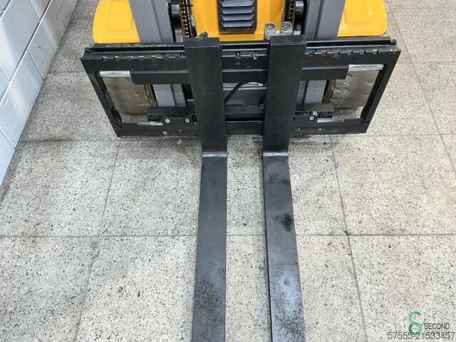 Gabelstapler Jungheinrich EFG 218