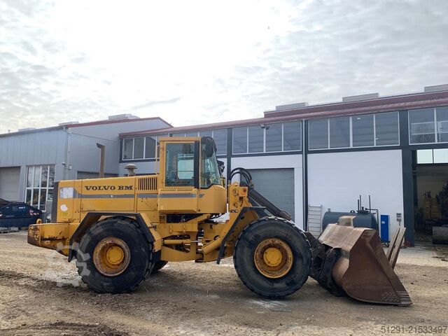 Radlader Volvo L120B