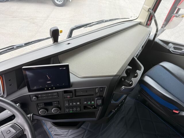 Standard road tractor VOLVO FH 500