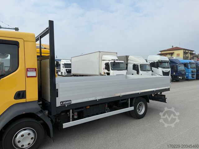 Truck with fixed body Renault d 12