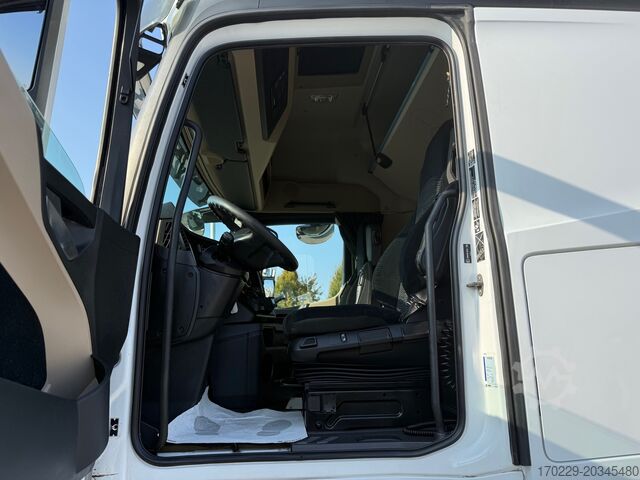 Truck with flatbed and tarpaulin Mercedes-Benz actros 2551