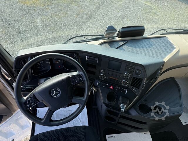 Truck with flatbed and tarpaulin Mercedes-Benz actros 2551