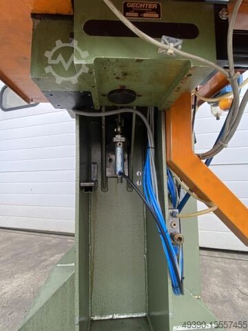 EinstĂ€nder - Hydraulikpresse mit Rundtakttisch, Rundtaktautomat, Rundtaktpresse, C-Gestell Hydropres SCHĂN FES / C 7