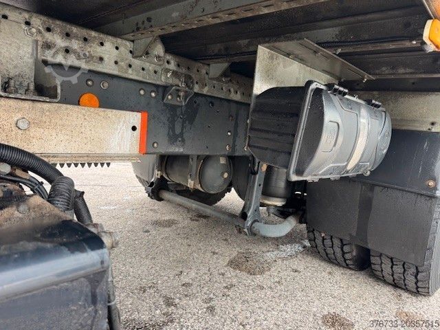 Box truck IVECO ML160E25/P E6C Klima Koffer 8,49 mtr.